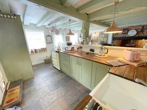 Teddy Bear Cottage- click for photo gallery